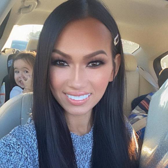 Profile Picture of Ruthie Giraldi (@glambyruthie) on Poshmark