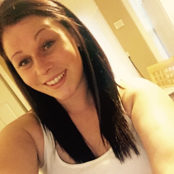Profile Picture of Ashley Hingston (@ashleeymichael) on Poshmark