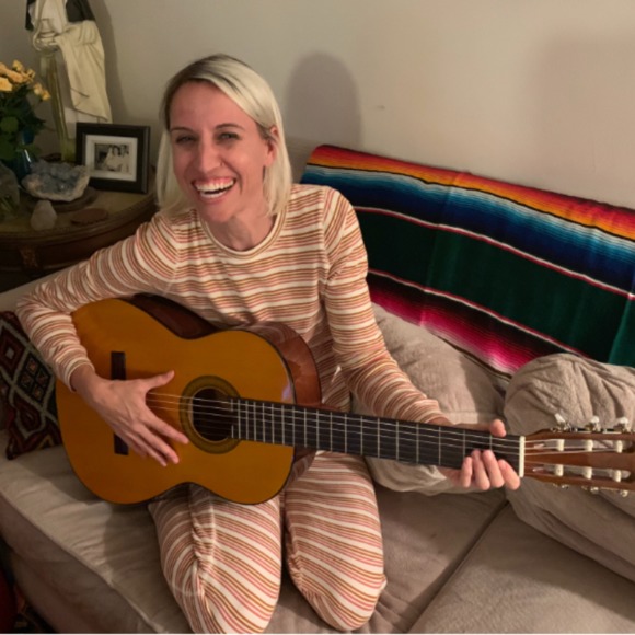 Profile Picture of Amanda Hamm (@amandahammla) on Poshmark