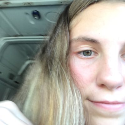 Profile Picture of Vivian Cronin (@VivianCronin) on Twitter