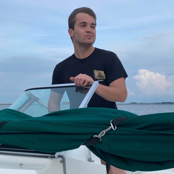 Profile Picture of Matthew Hallman (@matthallman) on Poshmark
