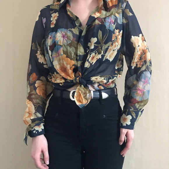 Amy Frankel - Poshmark Profile Picture of Amy Frankel (@hautegirlvint) on Poshmark