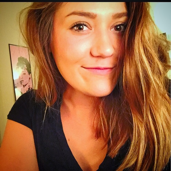 Profile Picture of Jillian Twardowski (@twardoj) on Poshmark