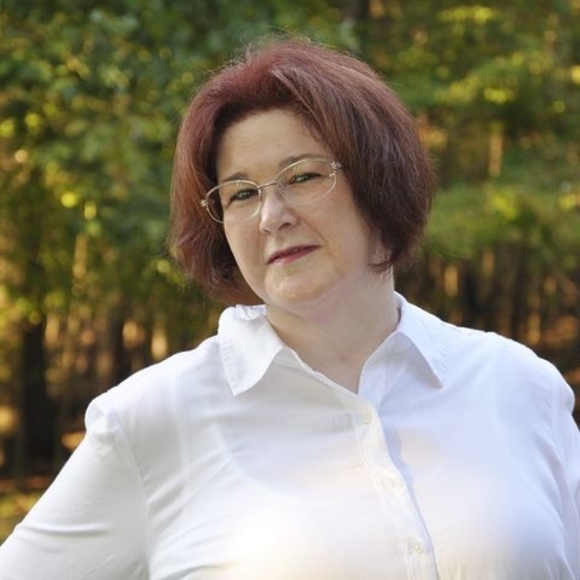 Profile Picture of Michelle Evjen (@superfastreader) on Poshmark