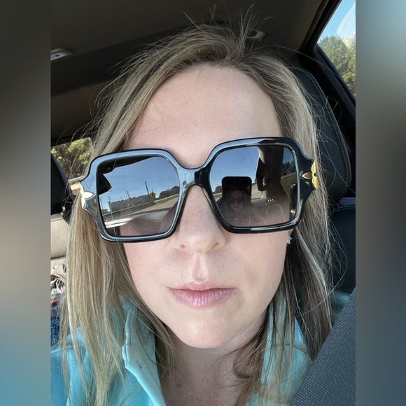 Profile Picture of Laura Daniels (@law5d) on Poshmark