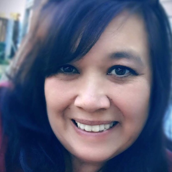 Profile Picture of Amber Boeser (@ambernie7) on Poshmark