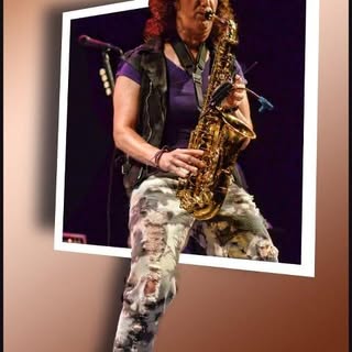 Profile Picture of Donna Schwartz (@donnasaxmusic) on Instagram