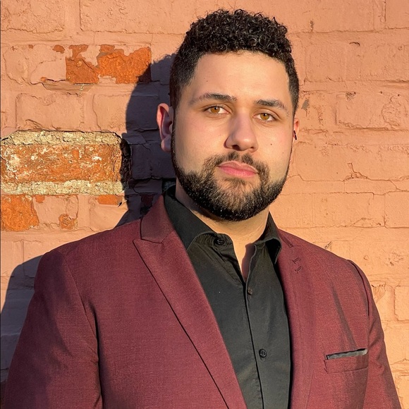 Profile Picture of Andrew Vinegar (@andrewvinegar) on Poshmark