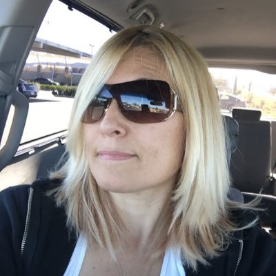 Profile Picture of Lilly Powers (@lilpowers77) on Twitter