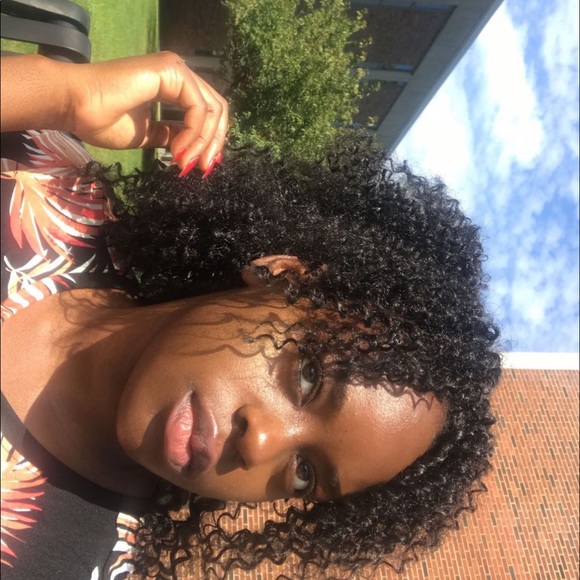 Adline Fleurancy - Poshmark Profile Picture of Adline Fleurancy (@afleurancy) on Poshmark