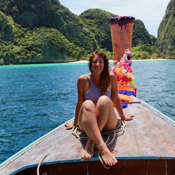 Profile Picture of Kelsey Bouska (@kelseybouska) on Poshmark