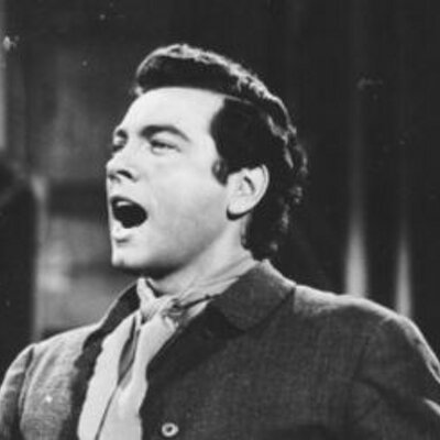 Profile Picture of Mario Lanza (@mariolanzafili) on Twitter