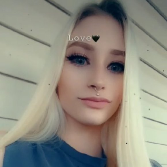 Profile Picture of Shelby Mclaughlin (@motochickr6) on Poshmark