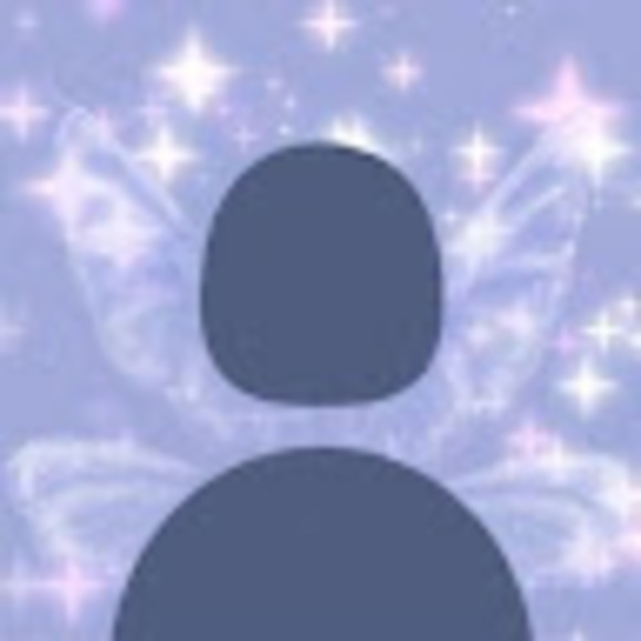 Profile Picture of Mia Badalucco (@mbadal7784) on Poshmark