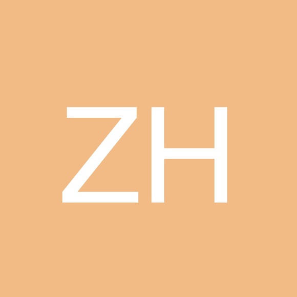 Profile Picture of Zoe Honquest (@zoehonquest) on Poshmark