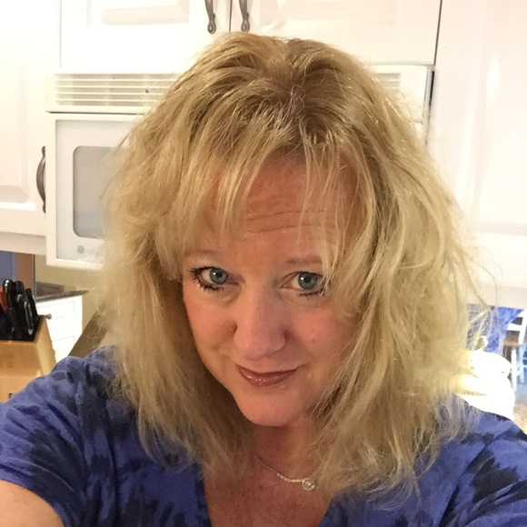 Profile Picture of Nancy Horvath (@nhorvath1) on Poshmark