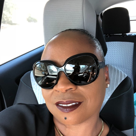 Profile Picture of Ellenore Wimbush (@ynvelle1967) on Poshmark