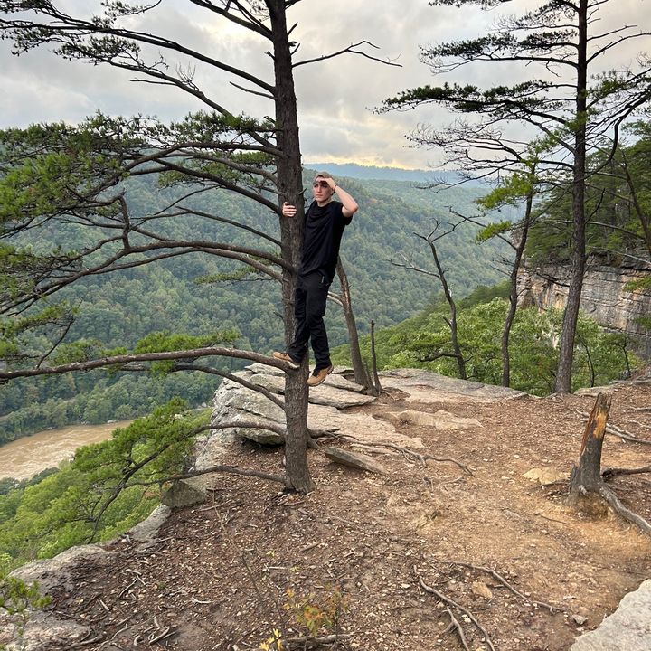 Alex Schwartz - Tiktok Profile Picture of Alex Schwartz (@alex__schwartz2) on Tiktok