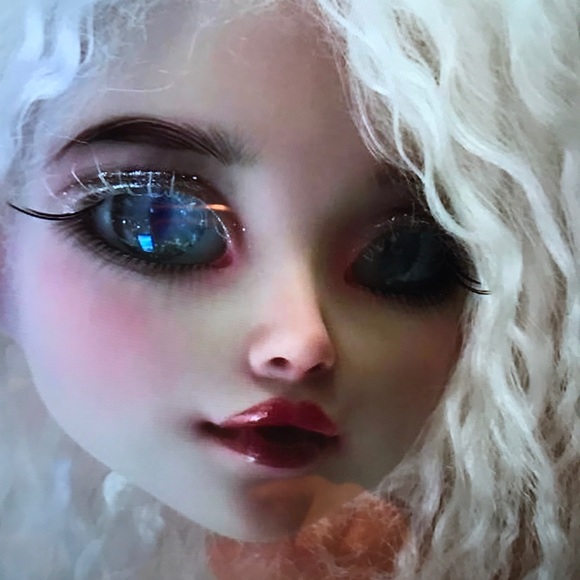 Profile Picture of Glenna Hartwell (@glennadiva) on Poshmark