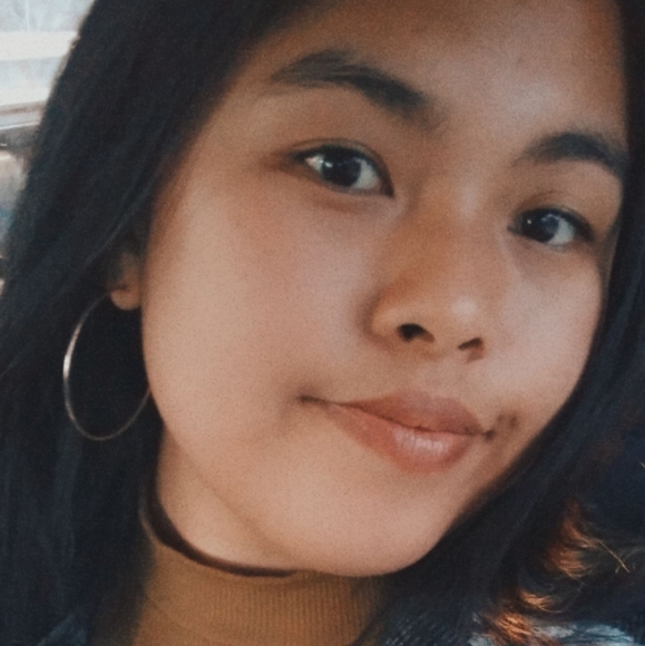 Profile Picture of Iza Standley (@izastandley) on Poshmark