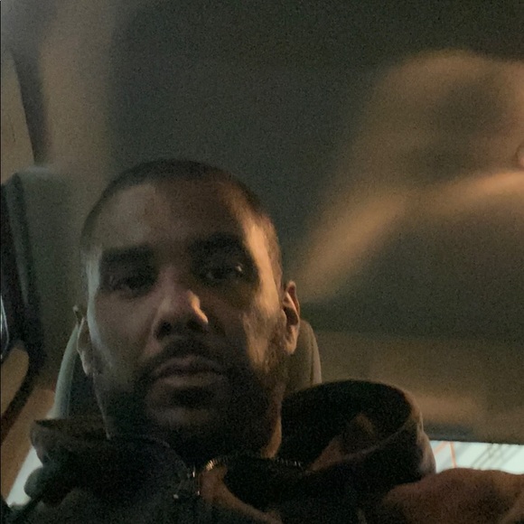 Profile Picture of Daniel Dip (@gd6osdip) on Poshmark