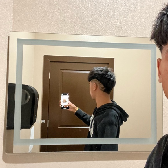 Profile Picture of Aaron Manzano (@aaronmanzano) on Poshmark