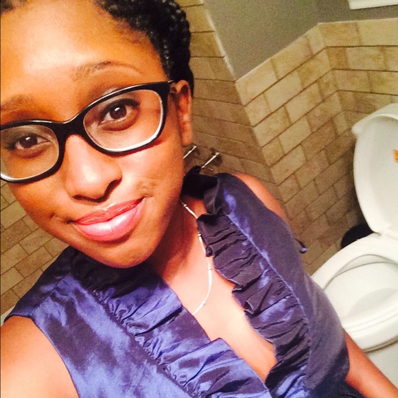 Profile Picture of Krystal Franklin (@krystaljeva) on Poshmark