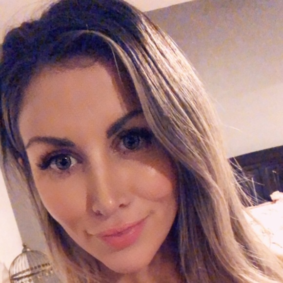 Profile Picture of Meganclaire Cogliano (@coglianom) on Poshmark