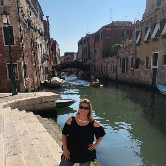 Profile Picture of Paulette Surma grobbel (@pdg916) on Poshmark