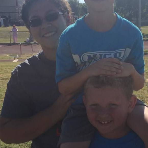 Profile Picture of Joani Brumbalow (@brumbalow) on Poshmark