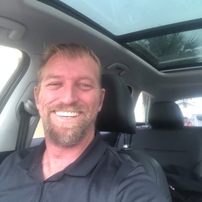 Profile Picture of Scuba Steve (@SteveClabough) on Twitter