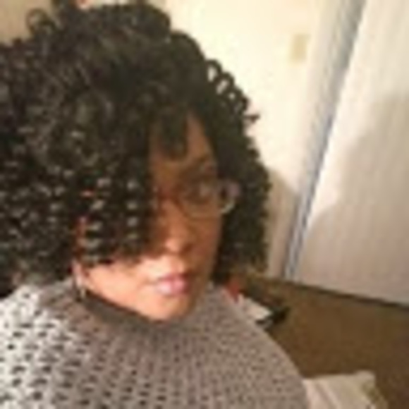 Profile Picture of Joanuna Bickham (@jojobickham) on Poshmark