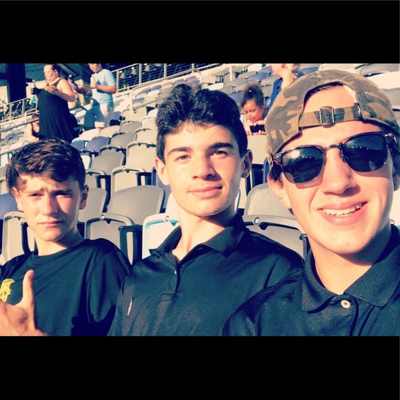 Profile Picture of David Finn (@davidfinn11) on Poshmark