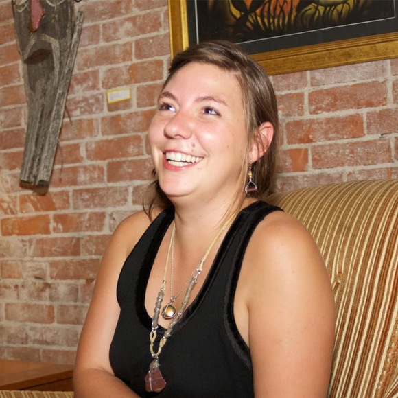 Profile Picture of Maria Duits (@duitsm) on Poshmark