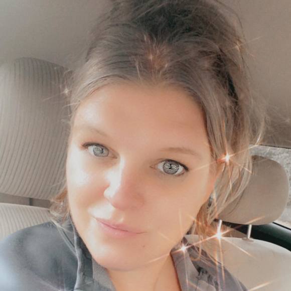 Ashley Pavich - Poshmark Profile Picture of Ashley Pavich (@ashpavich) on Poshmark