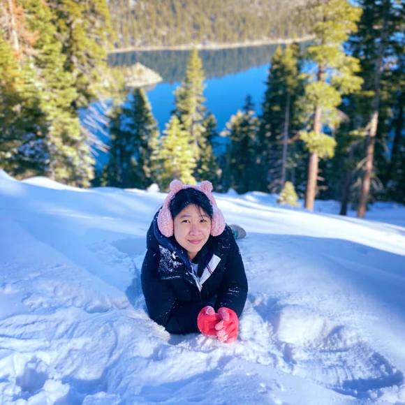 Profile Picture of Kithly Yu (@kithlyyu) on Poshmark