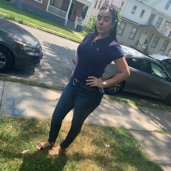 Profile Picture of Nezmeji Nezmeji (@nezmejinezmeji) on Poshmark