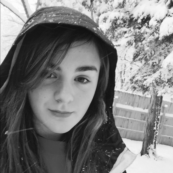 Profile Picture of Katelyn Vance (@kvrae) on Poshmark