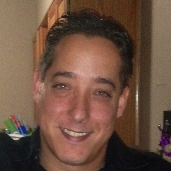 Profile Picture of Carlos Borrell (@carlos_borrell) on Poshmark