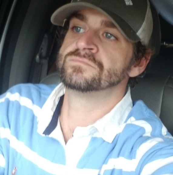 Profile Picture of Jeremy Yates (@jeremy_yates) on Poshmark
