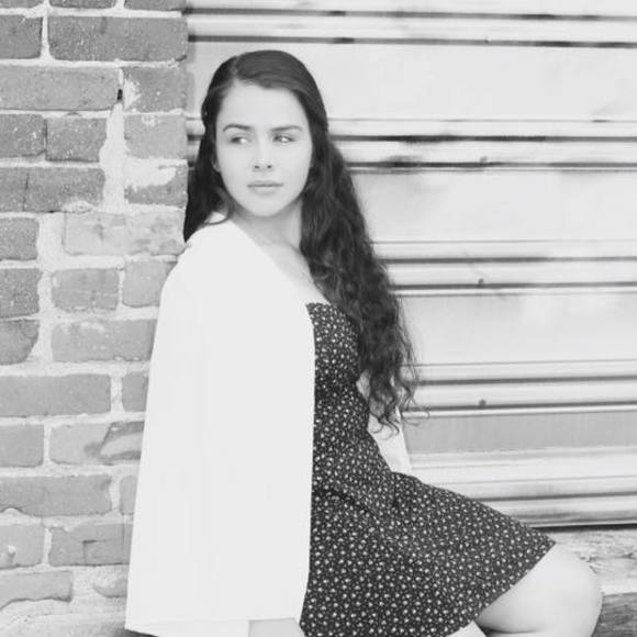 Profile Picture of Alexia Thomas (@lex248410) on Poshmark