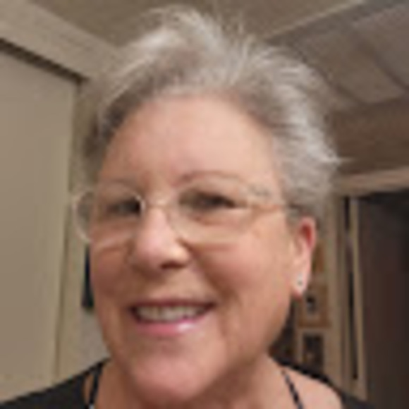 Profile Picture of Nancie Levey (@leveynancie56) on Poshmark