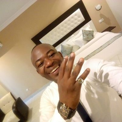 Profile Picture of Bartho (@EnamaBarthelemy) on Twitter