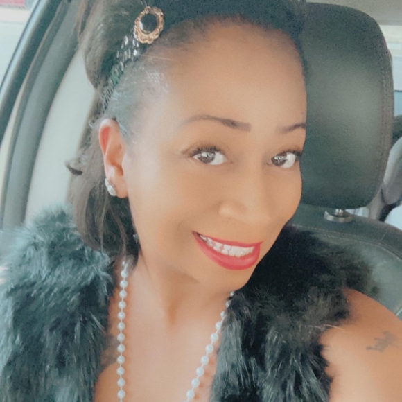 Profile Picture of Jacqueline Stewart (@mizjt0611) on Poshmark