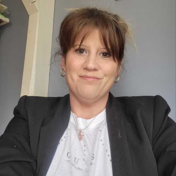 Profile Picture of Renee Laubner (@zaysmumjeri) on Poshmark