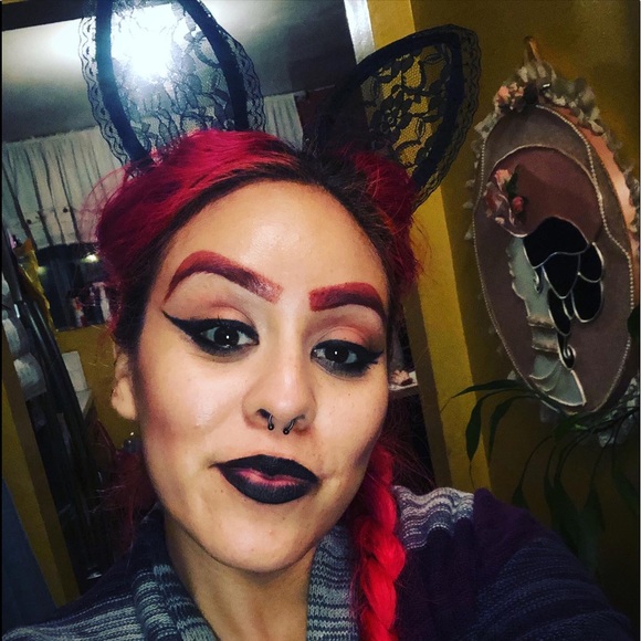 Profile Picture of Donally Escobar (@bambiedeerest) on Poshmark