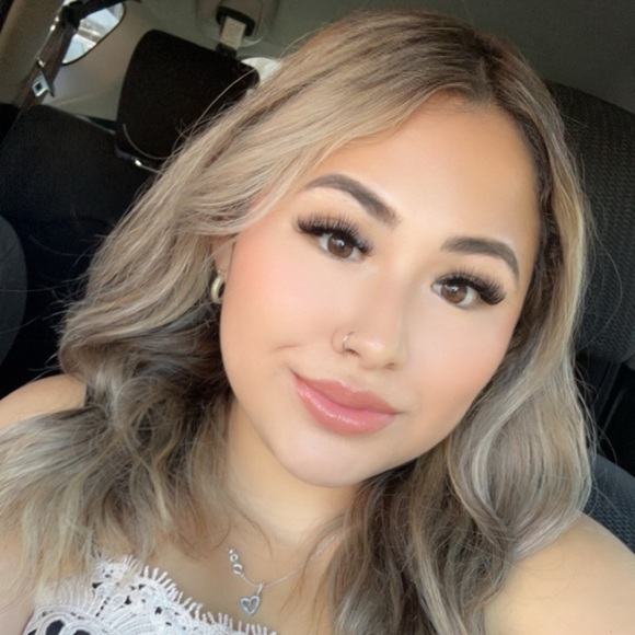 Profile Picture of Stacy Ramirez (@oxeiram) on Poshmark