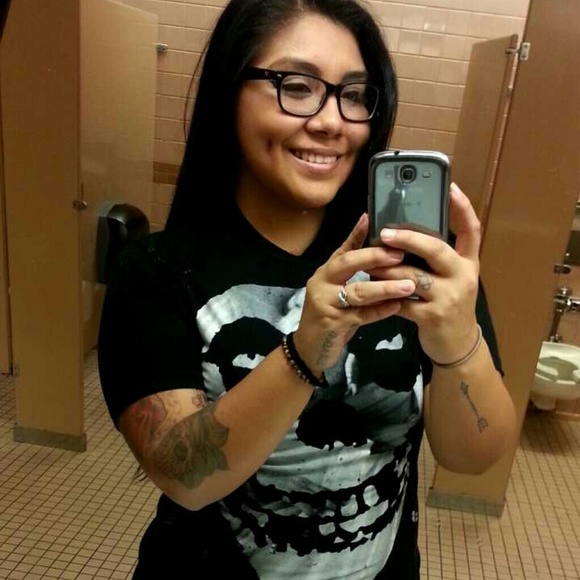 Profile Picture of Jessica Marquez (@marquez_93) on Poshmark