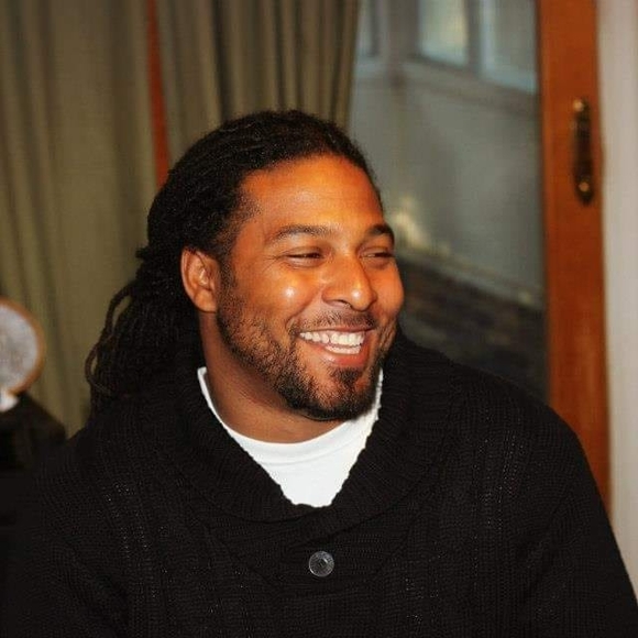 Profile Picture of Maurice Perry (@mjp197733) on Poshmark
