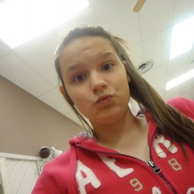 Profile Picture of Carly McGee (@xocarlymcgee) on Twitter